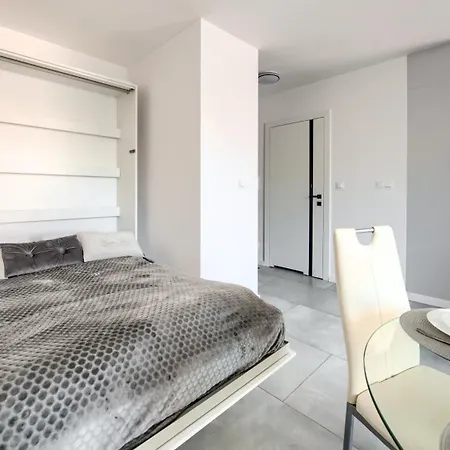 Odrzanskie Bulvary, Sun & Snow شتشيتسين