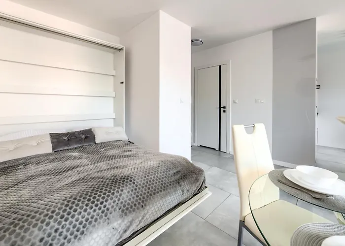 Odrzanskie Bulvary, Sun & Snow Στσέτσιν