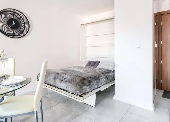 Odrzanskie Bulvary, Sun & Snow شتشيتسين